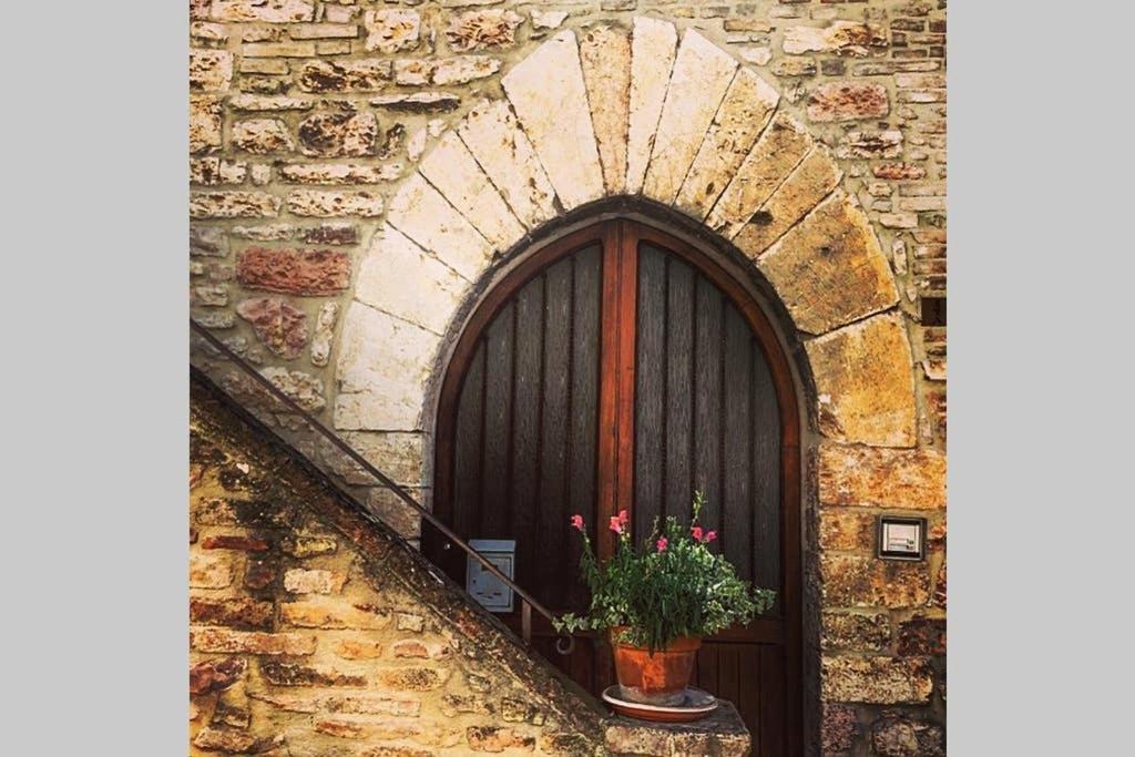 Assisi Anfiteatro Romano Exterior photo